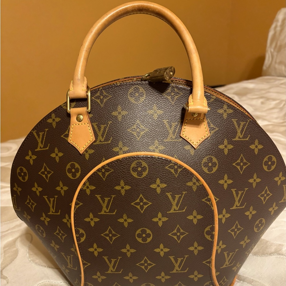 Louis Vuitton Monogram Ellipse PM